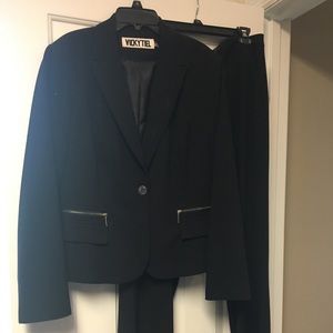 Navy blue 2-piece suit